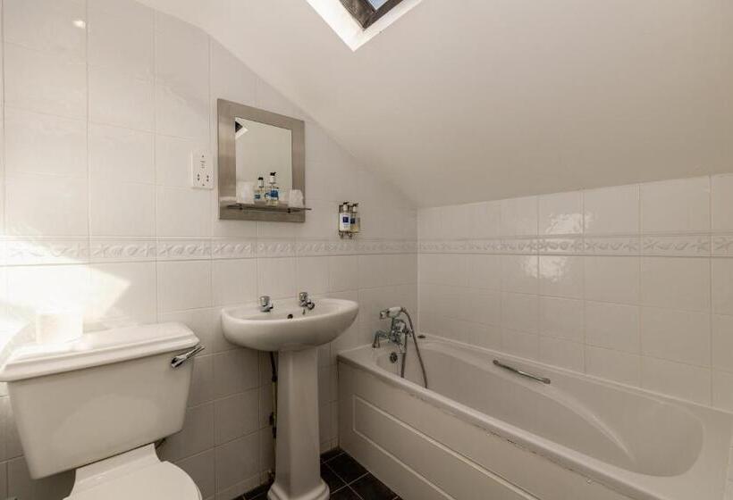 הוסטל Bower House Inn