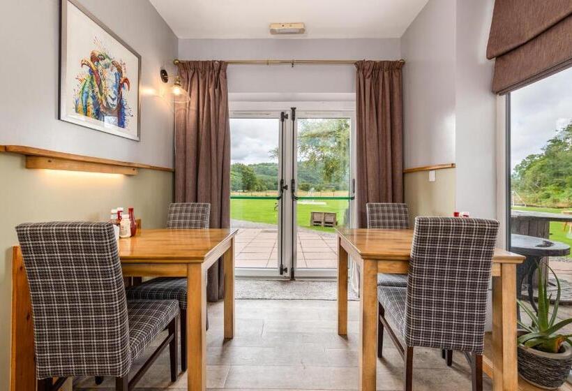 הוסטל Bower House Inn