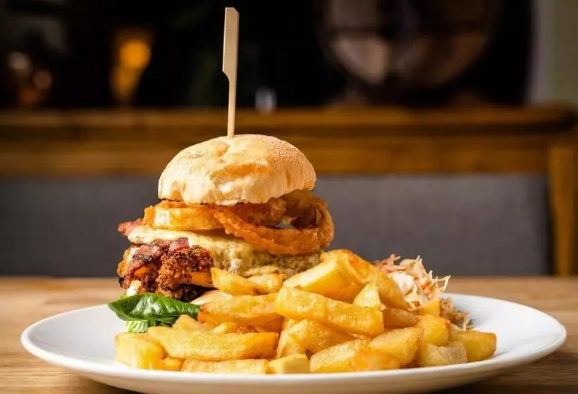 ユースホステル Bower House Inn