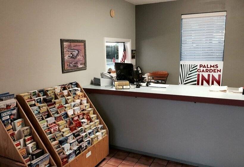فندق صغير Palms Garden Inn