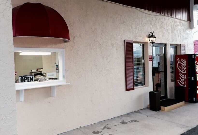 فندق صغير Palms Garden Inn