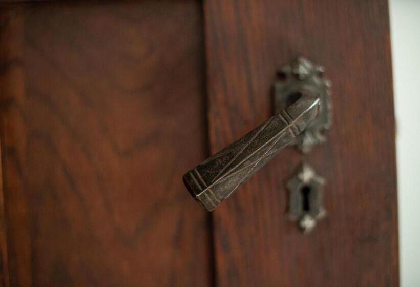 ホテル The Greystone Inn