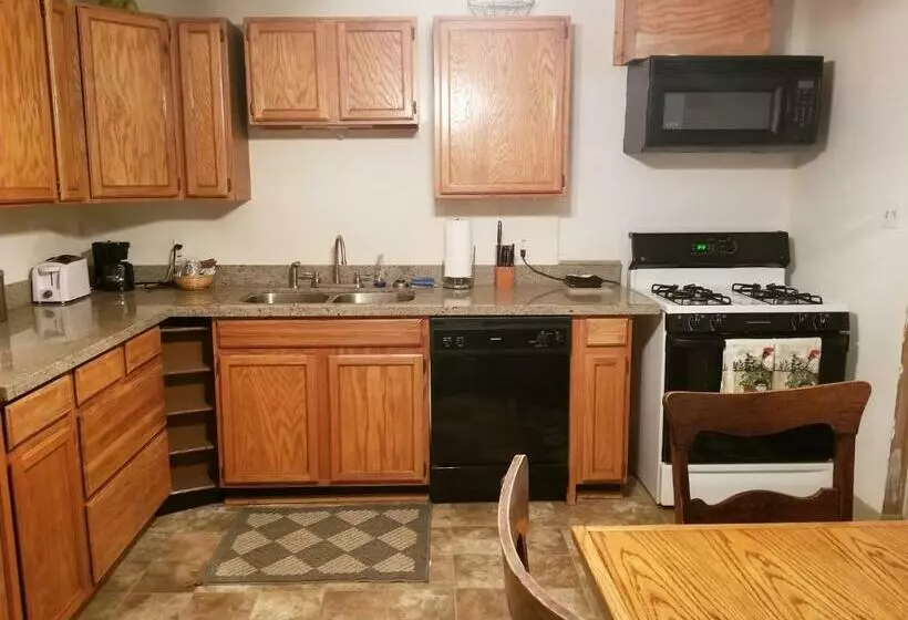 Motelli Gold Pan Lodge