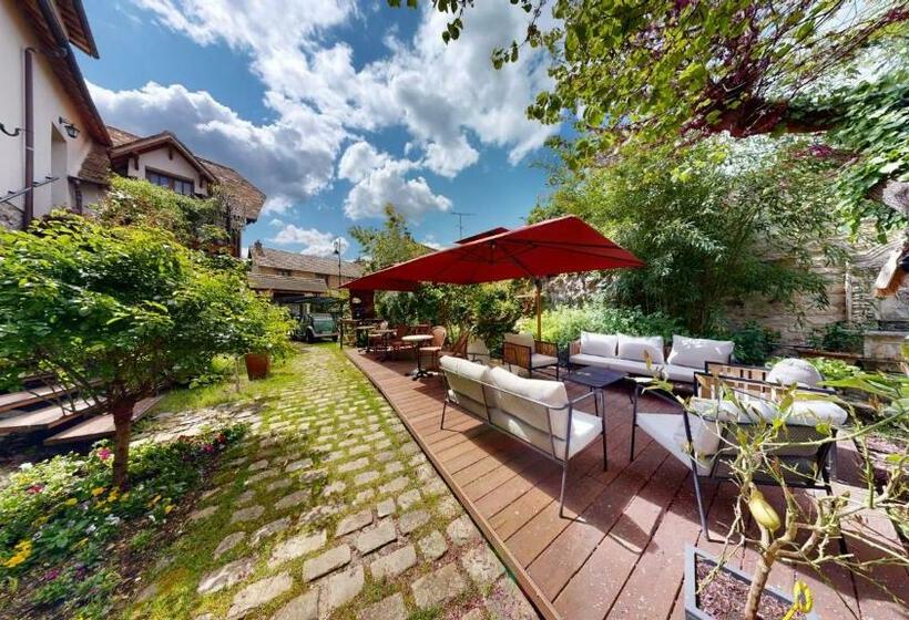 مبيت وإفطار Besharat Gallery & Museum