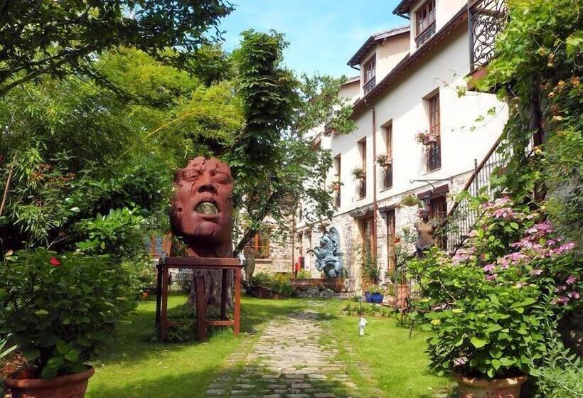 مبيت وإفطار Besharat Gallery & Museum