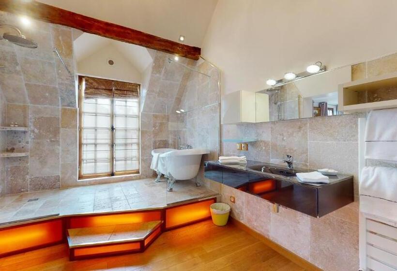 مبيت وإفطار Besharat Gallery & Museum