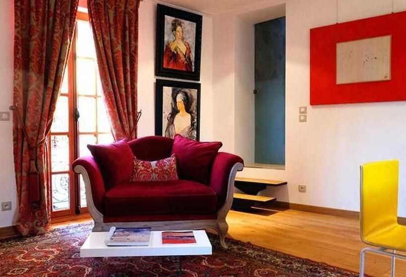 مبيت وإفطار Besharat Gallery & Museum