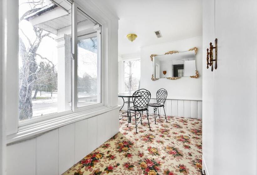 مبيت وإفطار Valley House Inn