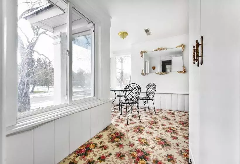 Aamiaismajoitus (B&B) Valley House Inn