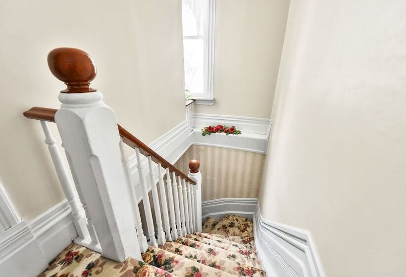 مبيت وإفطار Valley House Inn