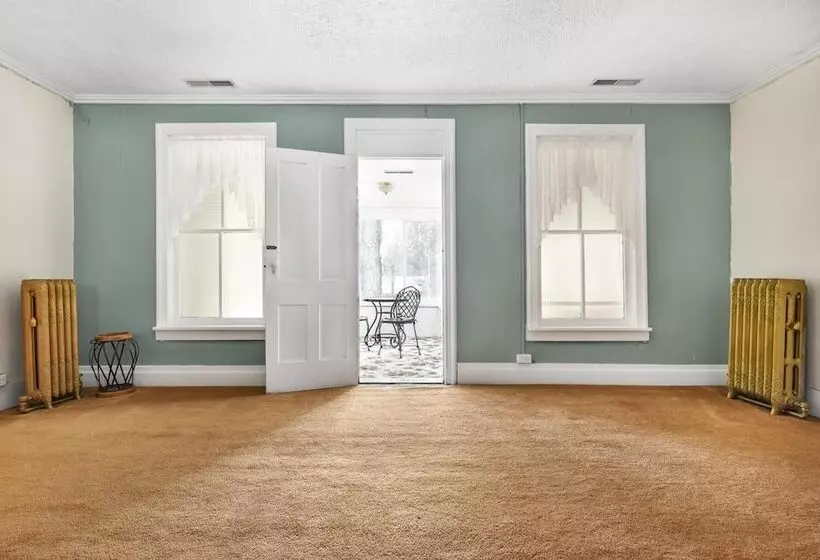 Aamiaismajoitus (B&B) Valley House Inn