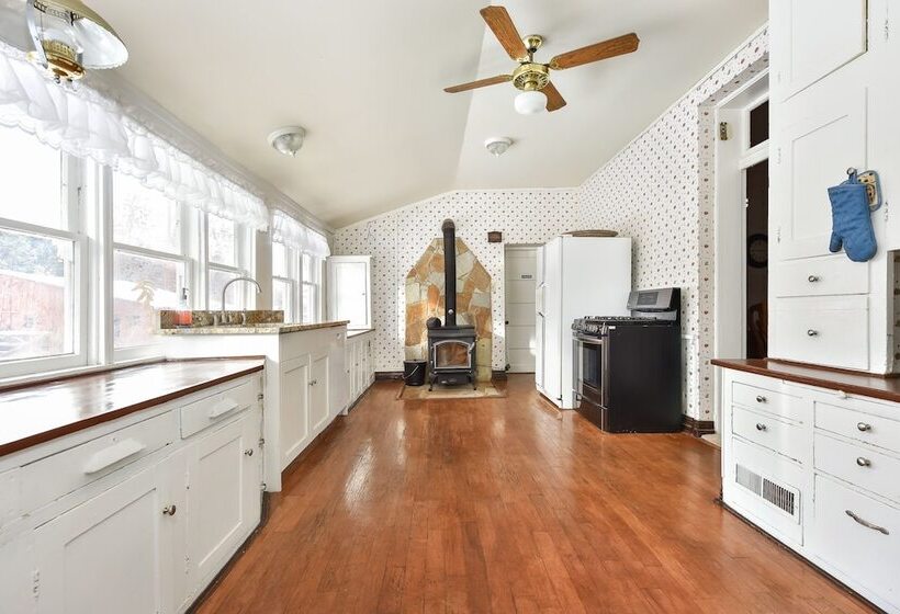 مبيت وإفطار Valley House Inn