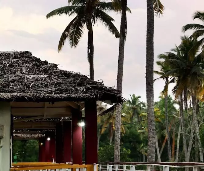 Hotelli Phoenix Island Resort