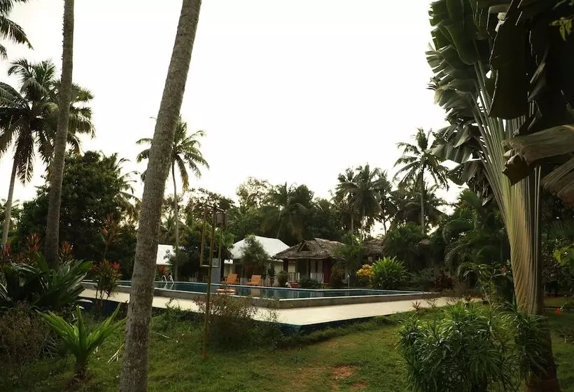 Hotelli Phoenix Island Resort