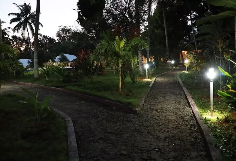 Hotelli Phoenix Island Resort