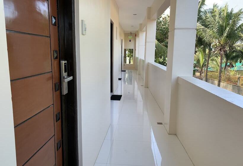 Отель Villa Mj Maristela Beach Resort