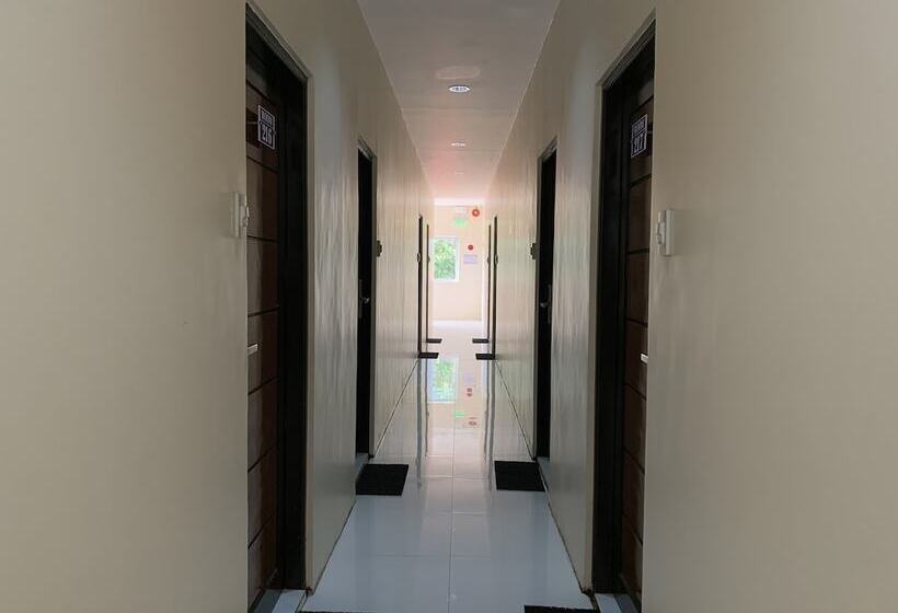 Отель Villa Mj Maristela Beach Resort