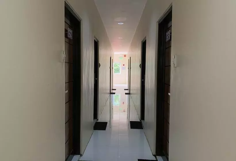 Hotelli Villa Mj Maristela Beach Resort