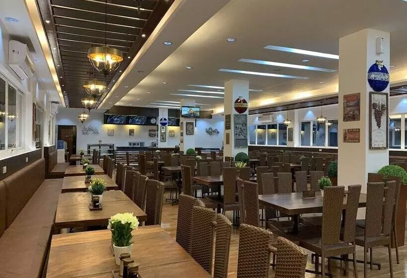 Hotelli Villa Mj Maristela Beach Resort