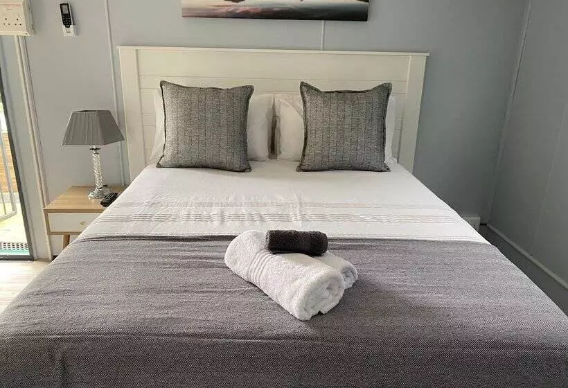 پانسیون 71 On Albert