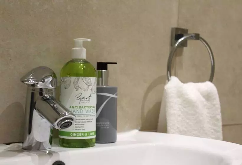 پانسیون 71 On Albert