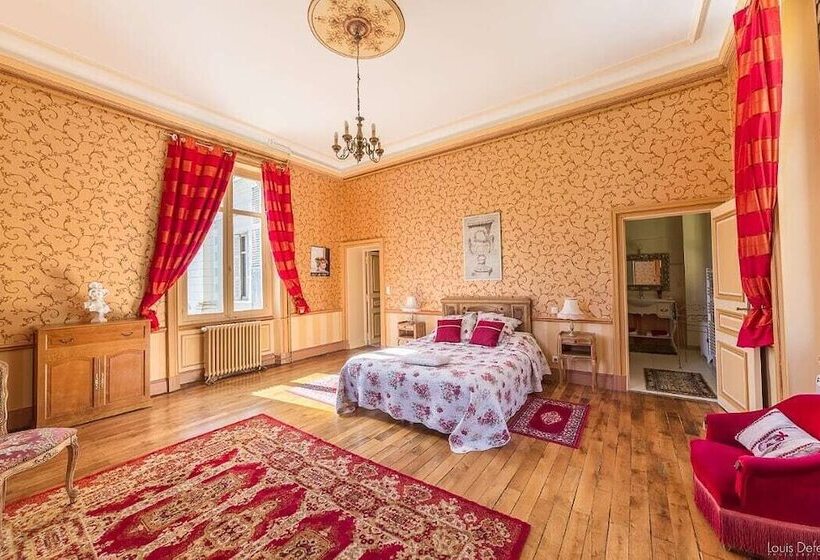 بنسيون Château De Saint Bohaire