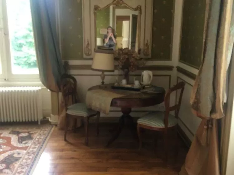 Majatalo Château De Saint Bohaire