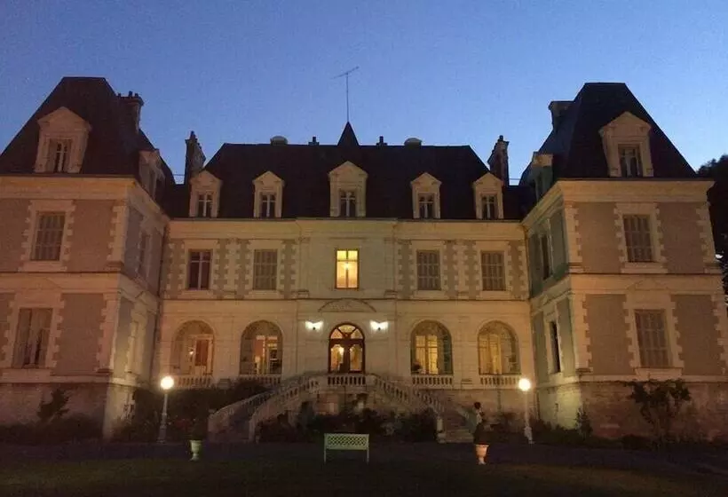 Majatalo Château De Saint Bohaire