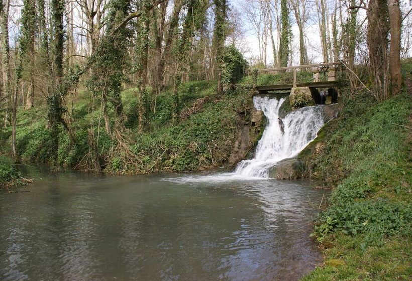 بنسيون Château De Saint Bohaire