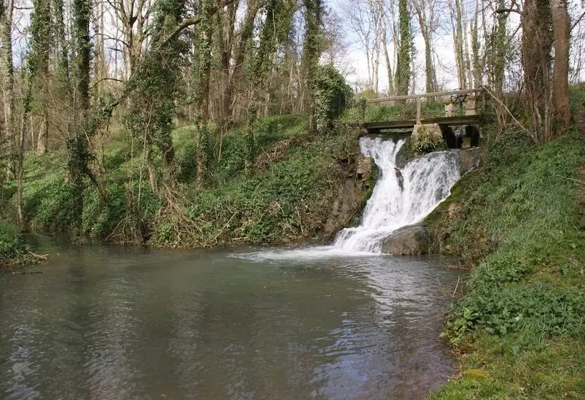 Majatalo Château De Saint Bohaire
