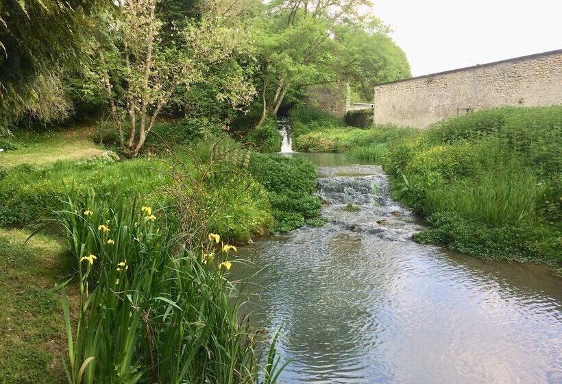 بنسيون Château De Saint Bohaire
