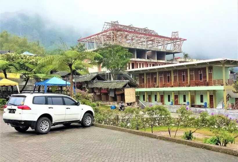 ペンション Penginapan Puncak Dp