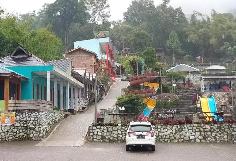 ペンション Penginapan Puncak Dp