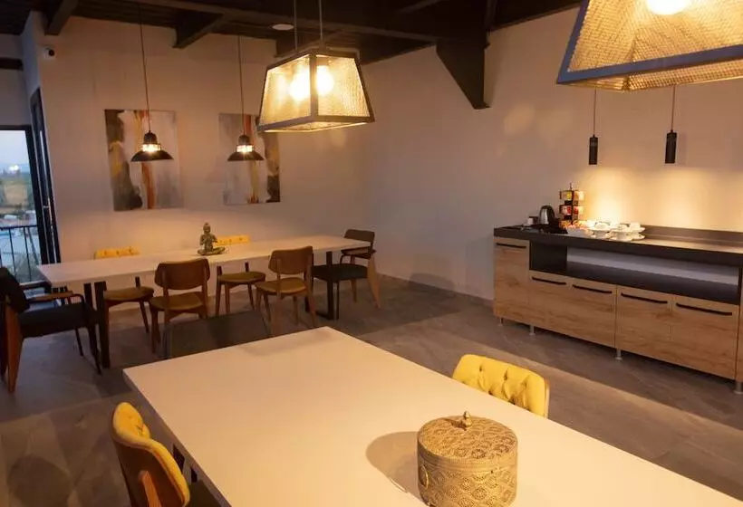 Valent Otel Business