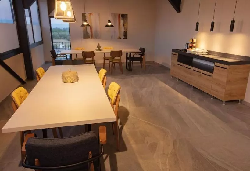 Valent Otel Business