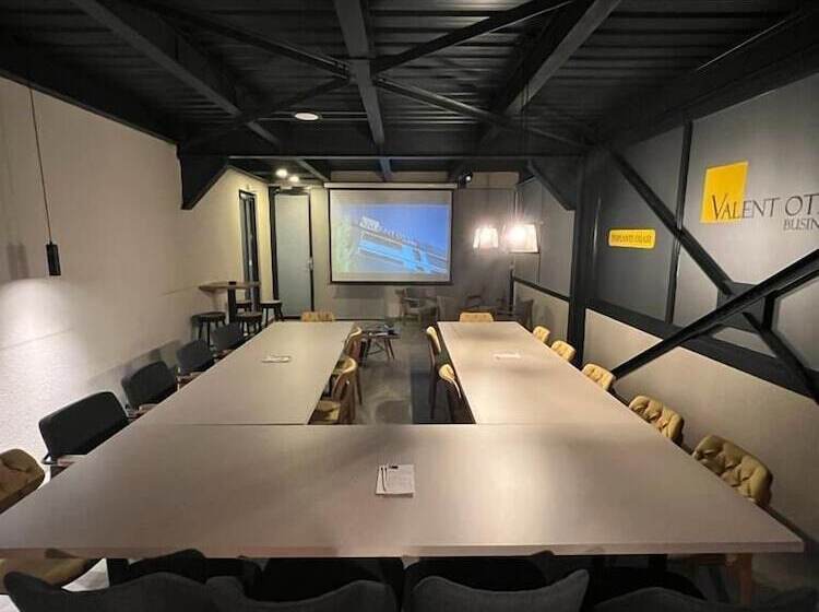 Valent Otel Business