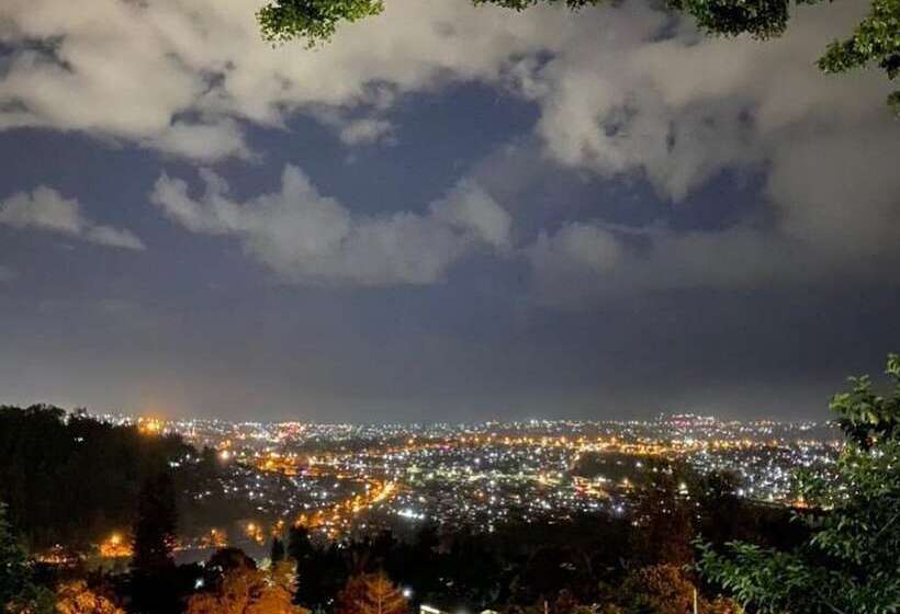 تختخواب و صبحانه Choose Kigali