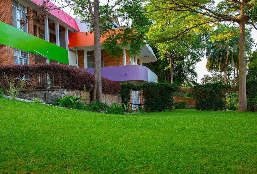 تختخواب و صبحانه Choose Kigali