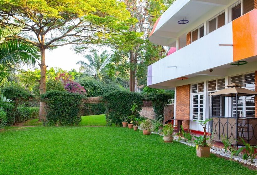 تختخواب و صبحانه Choose Kigali