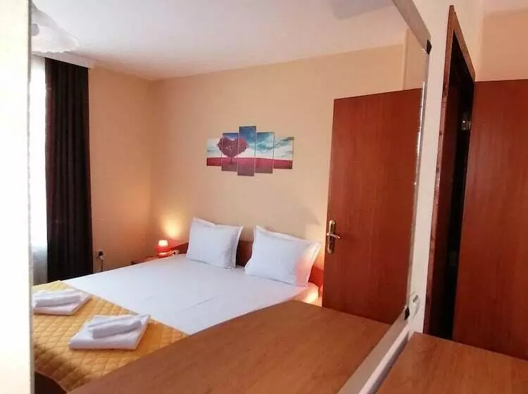 בית מלון כפרי Boutique Guest House Ikonomov