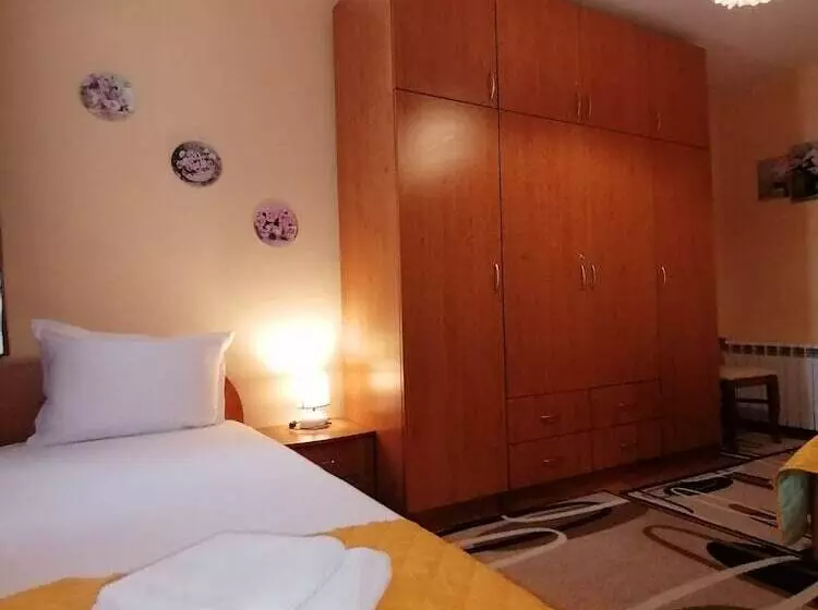 בית מלון כפרי Boutique Guest House Ikonomov