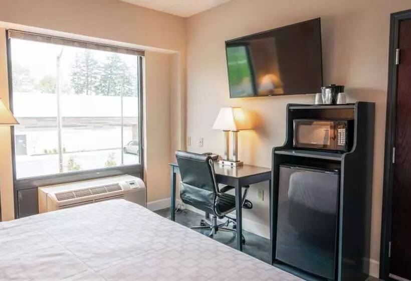 Oakfield Hotel & Suites, Ascend Hotel Collection