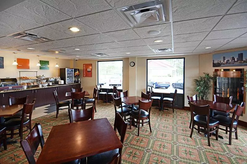 Oakfield Hotel & Suites, Ascend Hotel Collection