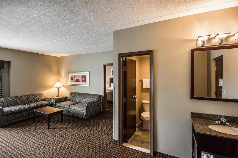 Oakfield Hotel & Suites, Ascend Hotel Collection