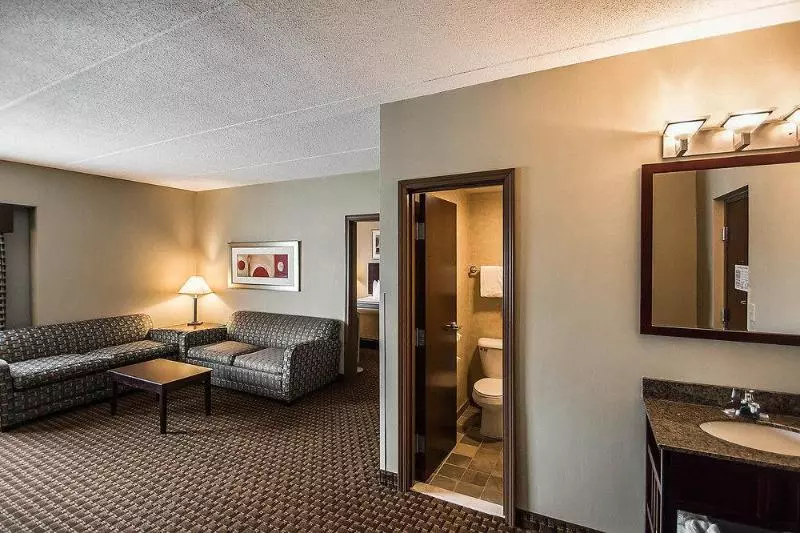 Oakfield Hotel & Suites, Ascend Hotel Collection