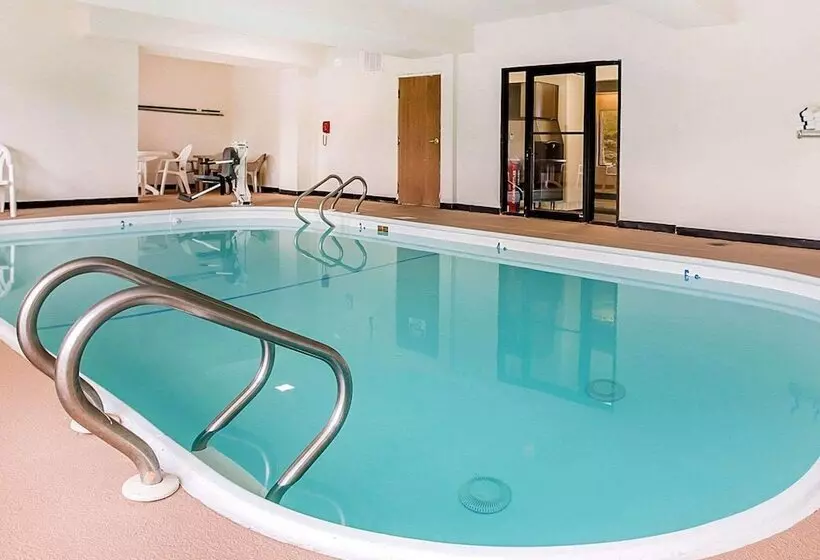 호텔 Comfort Inn & Suites Near Tinley Park Amphitheater