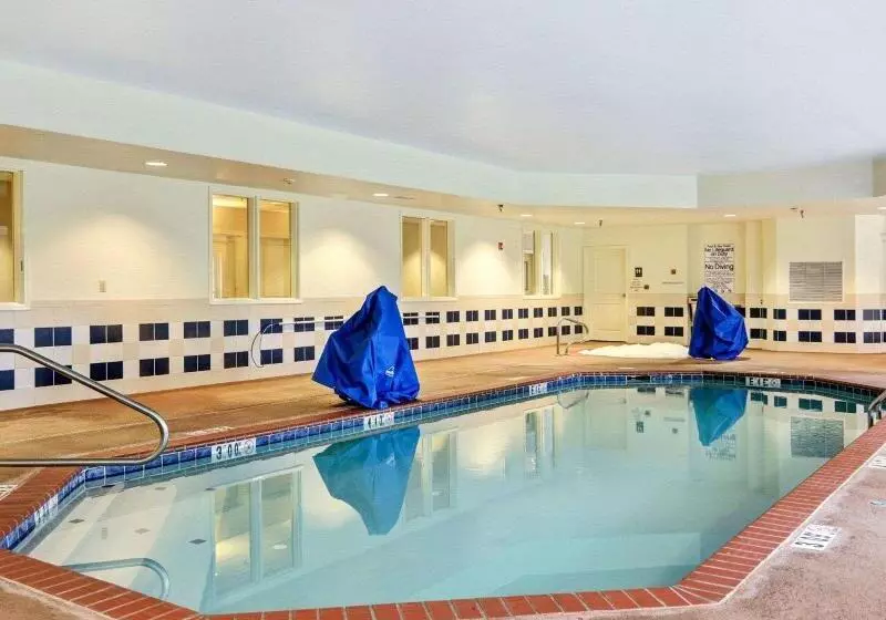 هتل Comfort Suites Near Hot Springs Park