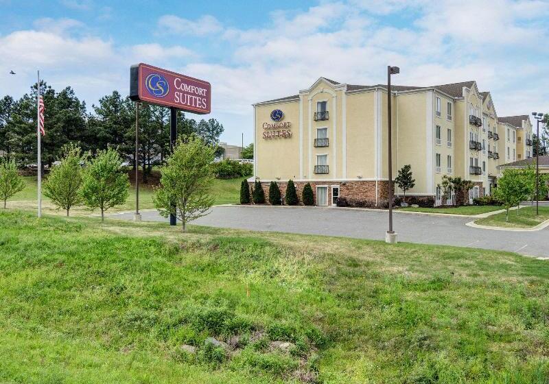 호텔 Comfort Suites Near Hot Springs Park