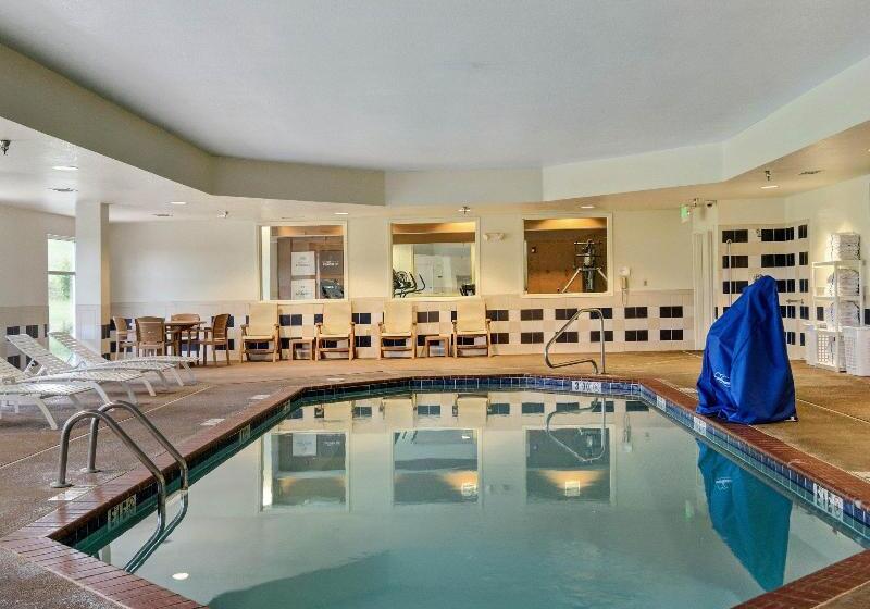 호텔 Comfort Suites Near Hot Springs Park