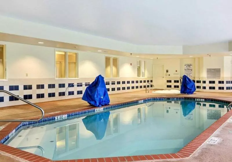 هتل Comfort Suites Near Hot Springs Park